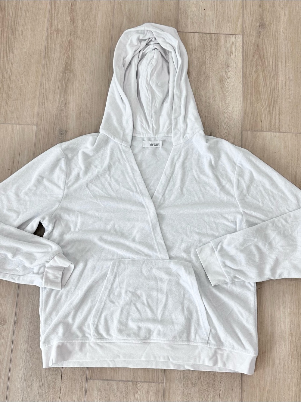 BAREFOOT DREAMS BEACH cozyterry crossover pullover hoodie white large - Picture 2 of 6